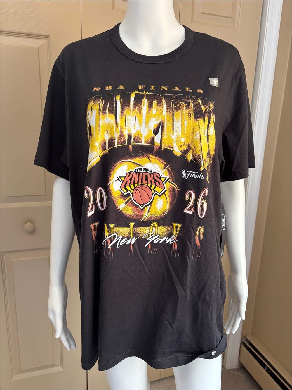 NWT NY KNICKS NBA Champions Tshirt